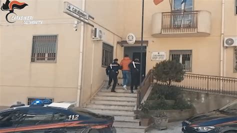 Blitz Antidroga Nel Nisseno 15 Arresti Lasiciliaweb