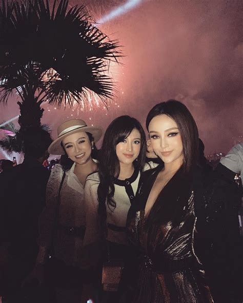 Nhà có 3 nàng tiên phiên bản hot girl Việt Xinh đẹp đã là gì thi hoa hậu rồi học vấn thạc sĩ