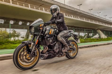 C Nh Tranh Honda Cb R Suzuki C Ng Tung Ra Naked Bike H Ng Trung T N Ho I C Gsx T