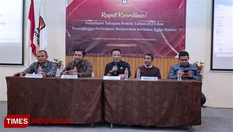 Sukseskan Pemilu 2024 KPU Ponorogo Gelar Rakor Dengan Media Massa