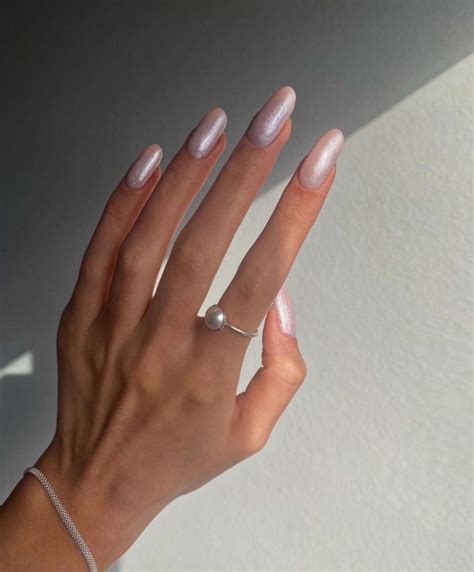 31 Hailey Bieber S Glazed Donut Nails Shimmery Pearl Long Nails