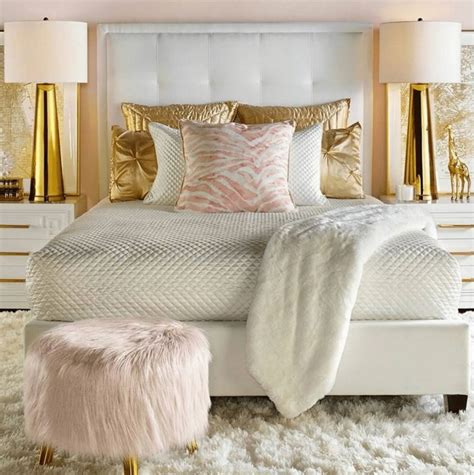 Glamorous Bedroom With Pink And Gold Details Gold Bedroom Decor Rose