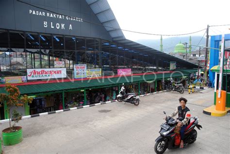 Revitalisasi Pasar Rakyat Di Jawa Barat Antara Foto