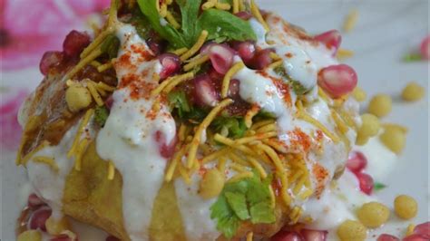 Raj Kachori Recipe Indian Street Food चटपटी राज कचौरी Chaat Recipe