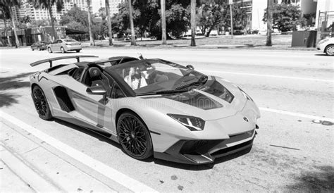 Miami Beach Florida Usa 15 De Abril De 2021 Naranja Lamborghini