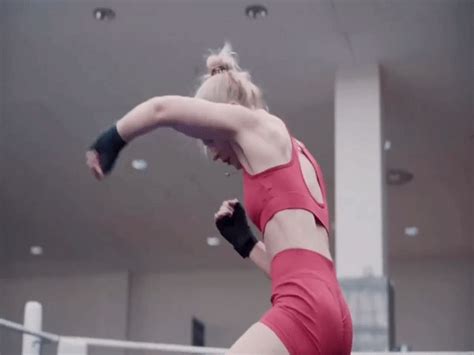 Hot girl điền kinh Trung Quốc mắc lỗi khó tin mất huy chương châu Á