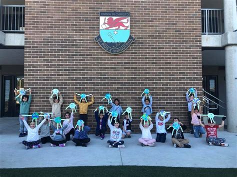 World St Pius X Catholic Primary School Unanderra