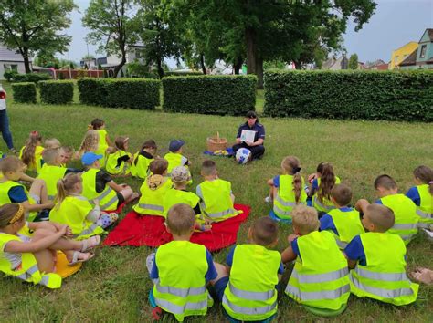 Bezpieczeństwo podczas wakacji tematem spotkań uczniów z policjantami