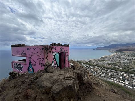 Hiking The Puʻu O Hulu Trail Pink Pillbox On Oʻahu — Noahawaii