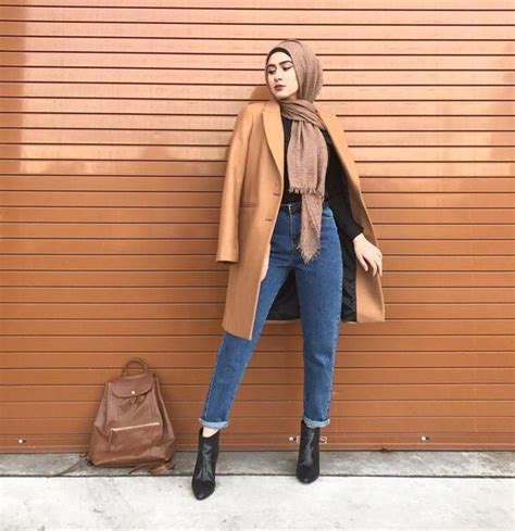 Chic Hijab Style Ideas With Blazer Hijab