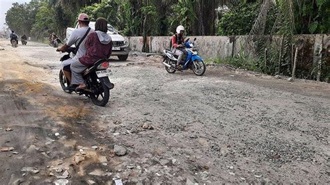 Ruas Jalan Bangau Sakti Rusak Berat Dinas Pupr Pekanbaru Sebut Sedang