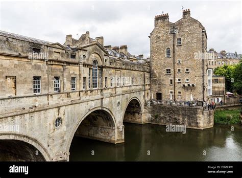 Pulteney bridge in Bath Stock Photo - Alamy