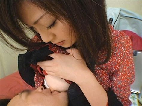 MILF 017 美人ママの柔らかい巨乳に包まれ勃起乳首を吸いながら授乳手コキ Javy jp