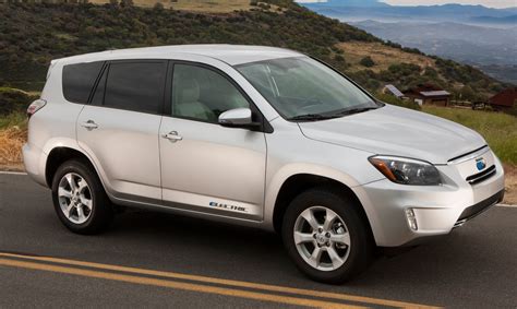 toyota rav ev  electric suv   debut  la paul tan