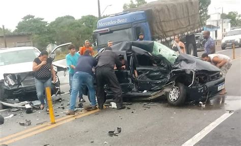 Vídeo Acidentes Na Br 101 Deixam Dois Feridos Campos 24 Horas Seu