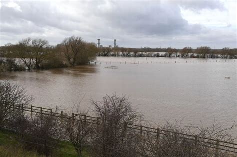 Floods leave fields in Newark underwater as far as the eye can see ...