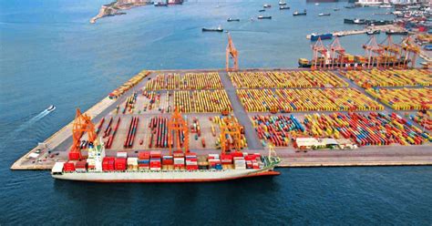 Greek Port από Piraeus Surpasses Valencia As Leading European Port In Container Handling