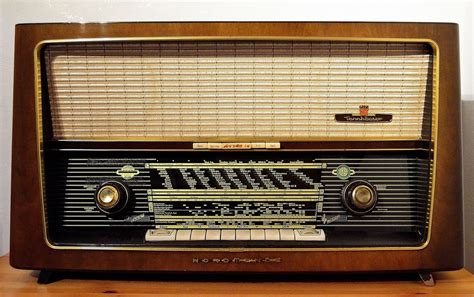 Rádio Acesa FM VR Primeira transmissão de rádio no Brasil completa 96 anos