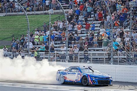 Kyle Larson Spoils Dominant Day For Stewart Haas Racing At Martinsville