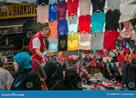 Verk Ufer Im T Rkischen Markt In Istanbul Redaktionelles Bild Bild