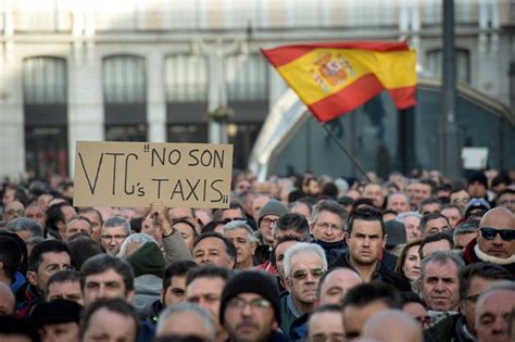 El sector del taxi de Madrid vota mañana si sigue con la huelga