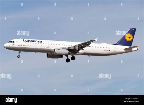 German Lufthansa Airbus A321 Old Livery With Registration D Aish On