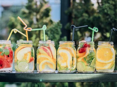 10 Amazing Homemade Weight Loss Detox Drinks - Boldsky.com