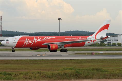 9m Xaa Airasia X Airbus A330 300 At Kuala Lumpur Intl Photo Id 8521