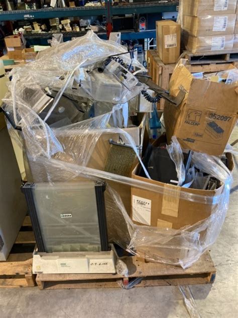 3 Pallets Of Assorted Lab Equipment For Sale