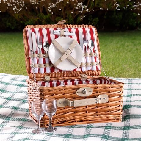 50% off on Wicker Picnic Basket with Utensils | OneDayOnly