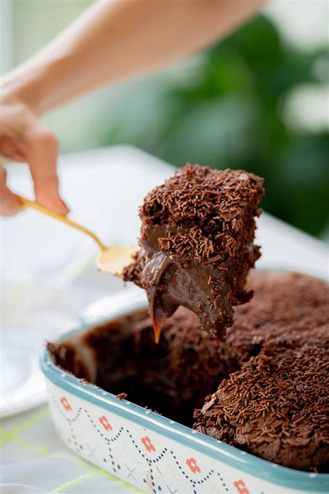 Bolo Gelado De Brigadeiro Receita Fácil E Deliciosa Danielle Noce