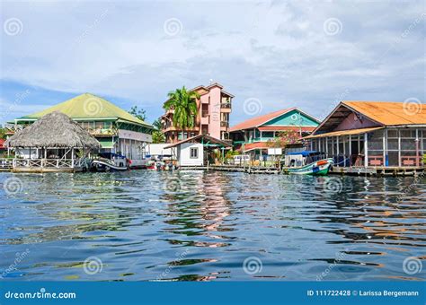 Del Toro De Bocas En Isla Colon En Panam Con Su Costa Y T Foto De