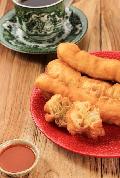 Premium Photo You Tiao Cakwe Or Patongo Chinese Fried Curler