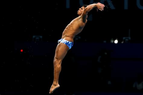 Kawan Pereira fica em décimo na final da plataforma 10m dos saltos