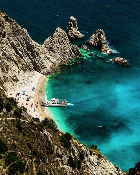 La Spiaggia Delle Due Sorelle La Più Bella Delle Marche