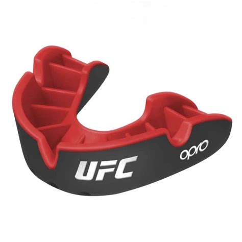 Ochraniacz na zęby firmy Opro pudełko czarny UFC Silver