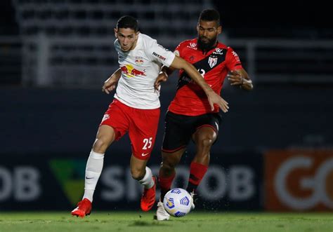 Na reapresentação do Bragantino Praxedes vai para o campo e inicia