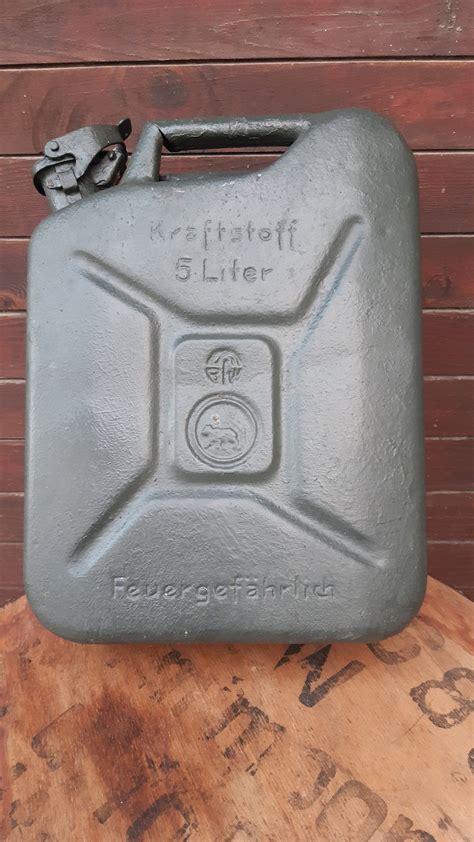 VINTAGE GERMAN MILITARY Jerry Can 5 Litter Army Jerrycan Kraftstoff