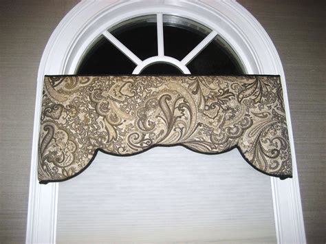 The Drapery Shop Shaped Cornice In A Bay Window