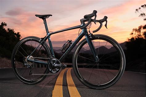 2021 GIANT Bicycles Showcase 2021 TCR ADVANCED SL