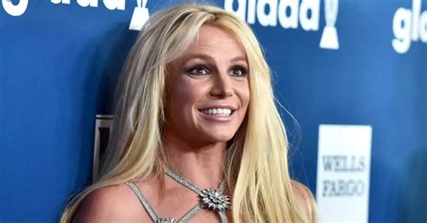 Britney Spears Con Diminuto Bikini Muestra Sus Dotes En El Pole Dance