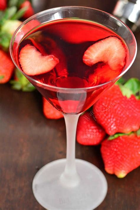 Strawberry Shortcake Martini Is A Beautiful Dessert Martini That Tastes