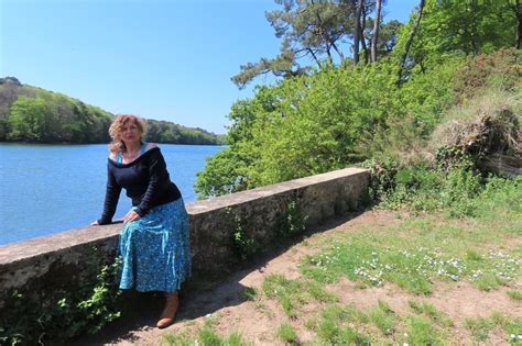 Finistère Balade à Riec sur Bélon avec la romancière Nathalie de Broc