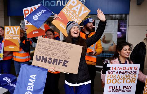 Tens Of Thousands Of Doctors In Britain To Participate In 4 Day Walkout Pbs News