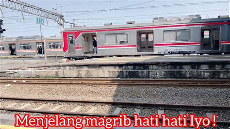 KAGET LUAR BIASA Nonton Kereta Krl Commuter Line Di Samperin Orgil