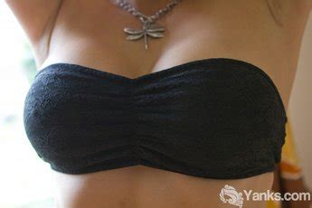 Sexy Babe Jade Winters Plays With Her Moist Snatch 12 Photos