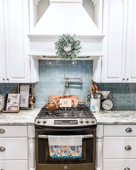 White modern farmhouse kitchen #whitekitchen #modernfarmhouse # ...