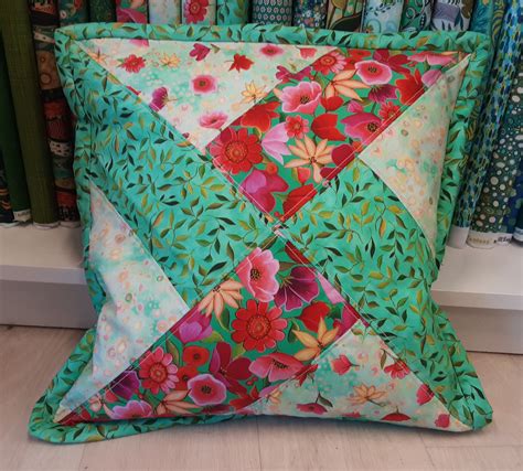 Beginners Quilt As You Go Patchwork Cushion Cover Stitch Knit