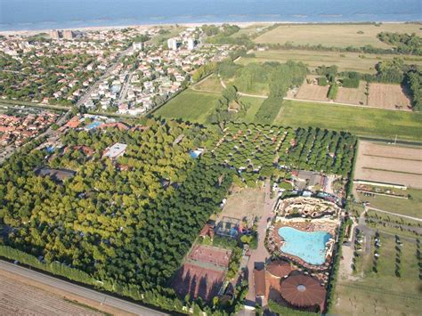 Camping Tahiti Village In Emilia Romagna Lido Delle Nazioni