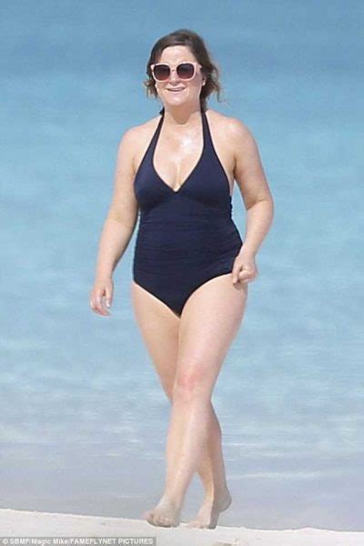 Amy Poehler In Bikini – One of the Hottest Comedians in the US